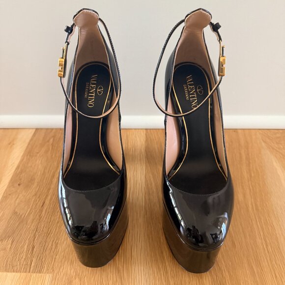 BRAND NEW Valentino black patent leather shoe - Picture 1 of 8